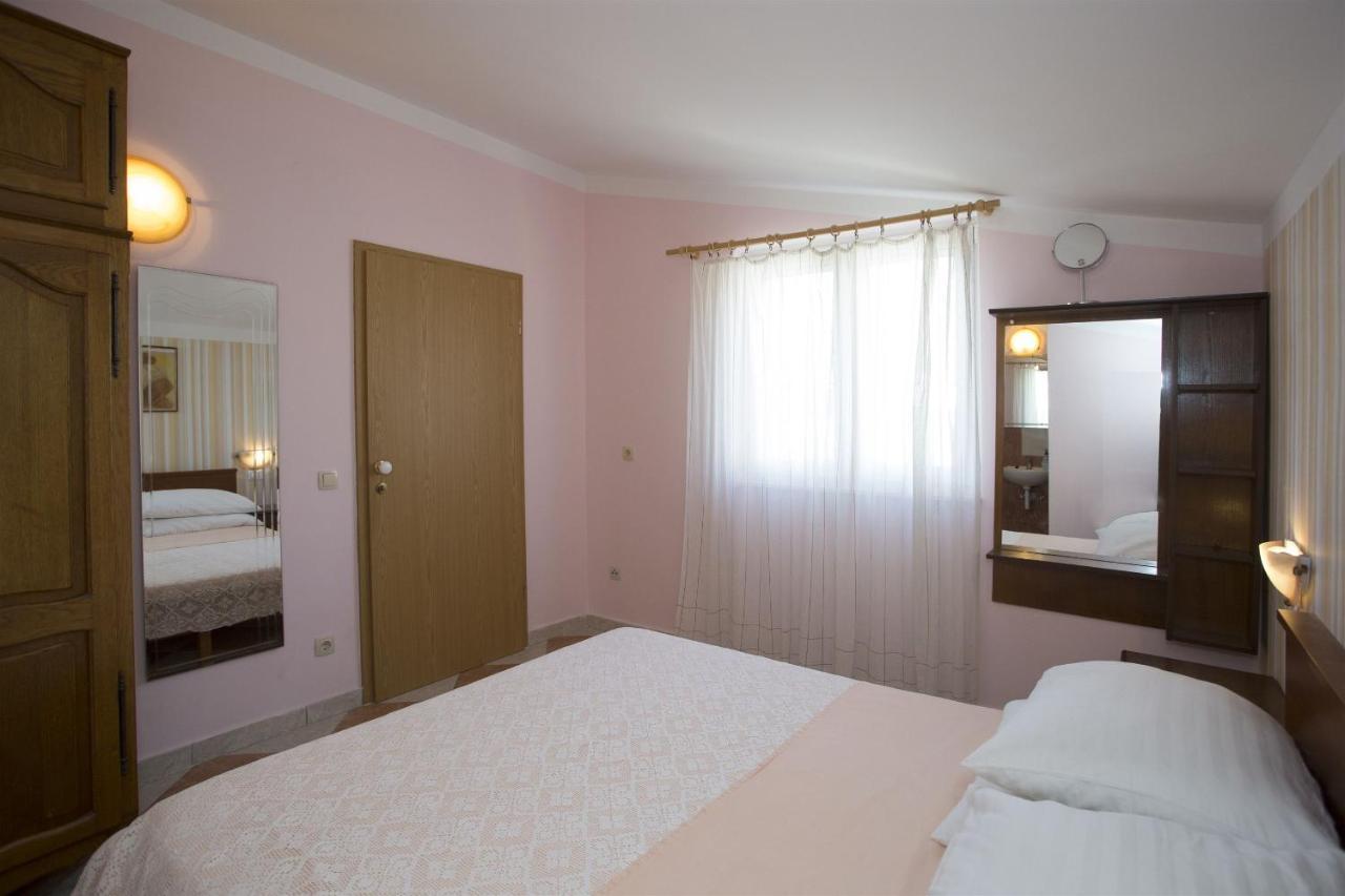 Apartments Gudelj トロギール エクステリア 写真