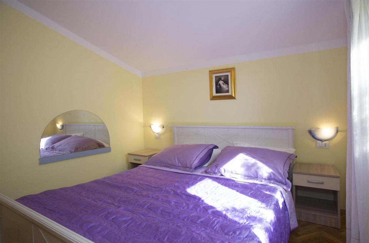 Apartments Gudelj トロギール エクステリア 写真