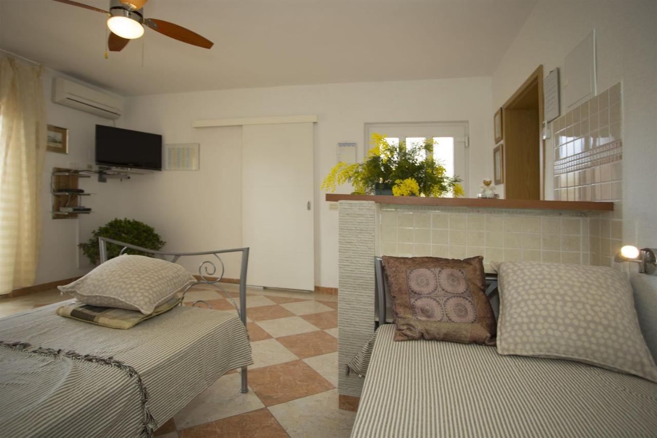 Apartments Gudelj トロギール エクステリア 写真