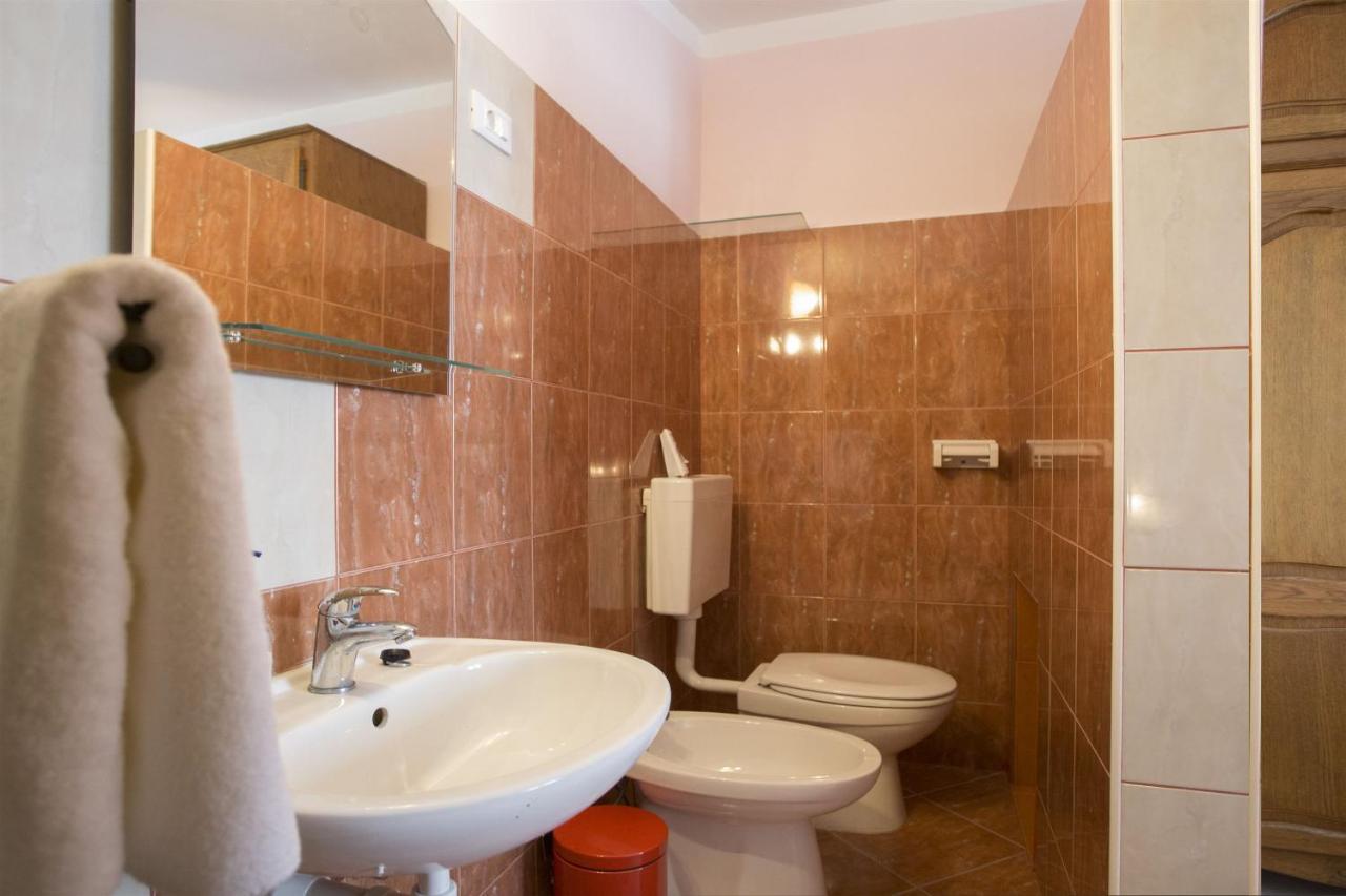Apartments Gudelj トロギール エクステリア 写真